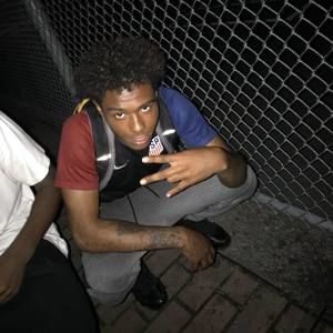 Meet your Posher, Tee